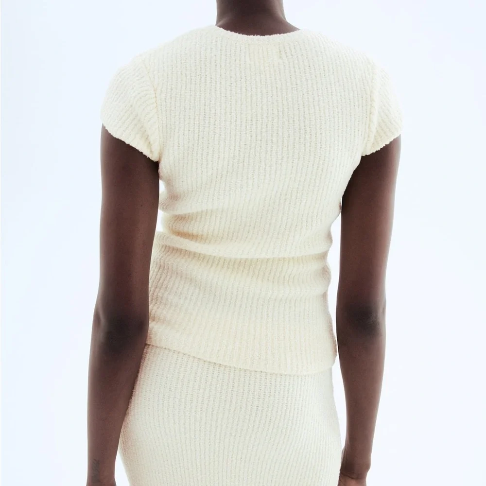 H&M Women’s Fine Knit Cream Textured Short Sleeve Top XL - Picture 2 of 7